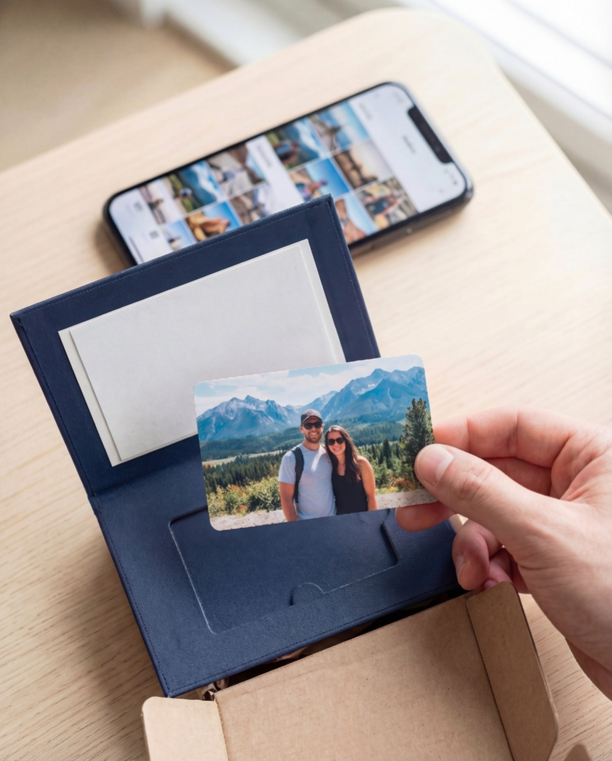 Personalisierter NFC Kühlschrankmagnet – Individuelles Geschenk für Reisen, Hochzeiten, Geburtstage 