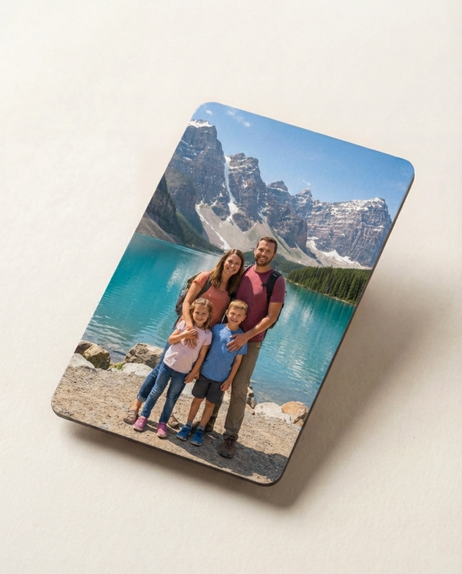 Personalisierter NFC Kühlschrankmagnet – Individuelles Geschenk für Reisen, Hochzeiten, Geburtstage 